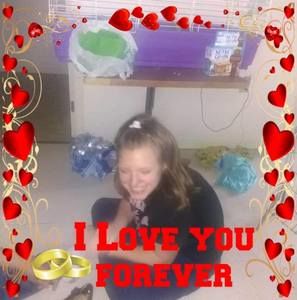 Meet your Posher, Lora